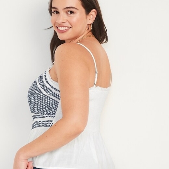 Old Navy White and Blue Patterned Spaghetti Strap Top Size 4X. NWT - Picture 2 of 4